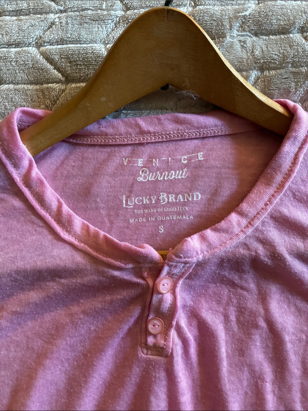 Lucky Brand Light Pink Henley Tee Sz S - Picture 2 of 4
